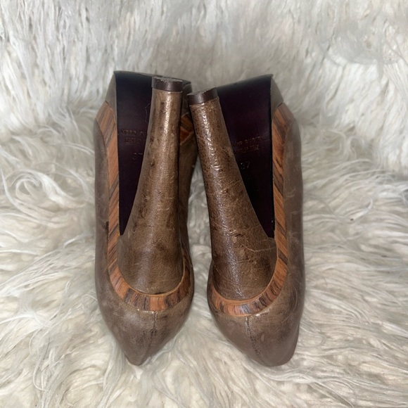 True Religion Brown Leather Platform Pumps. Size 37 / US 6 - Picture 10 of 10